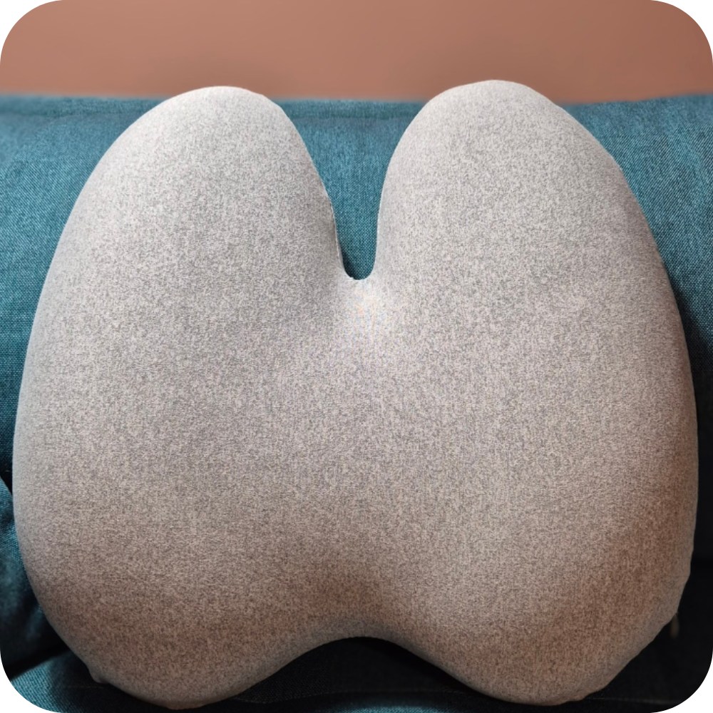Ergonomisk grå memory foam rygpude fra Copenhagen Comfort. Justerbar og velegnet til både kontorstol og hjemmestol.